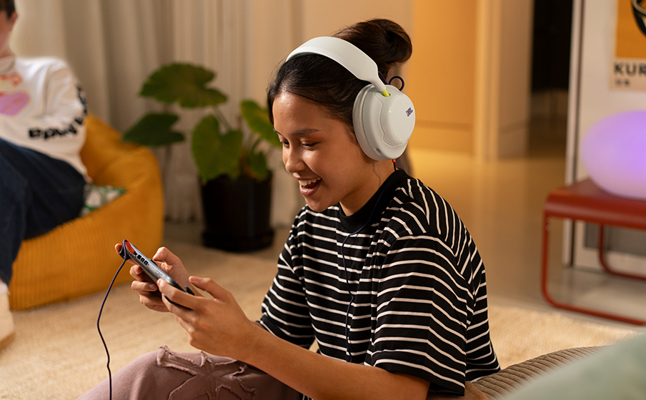 JBL_Quantum_120_Spatial_Sound_White